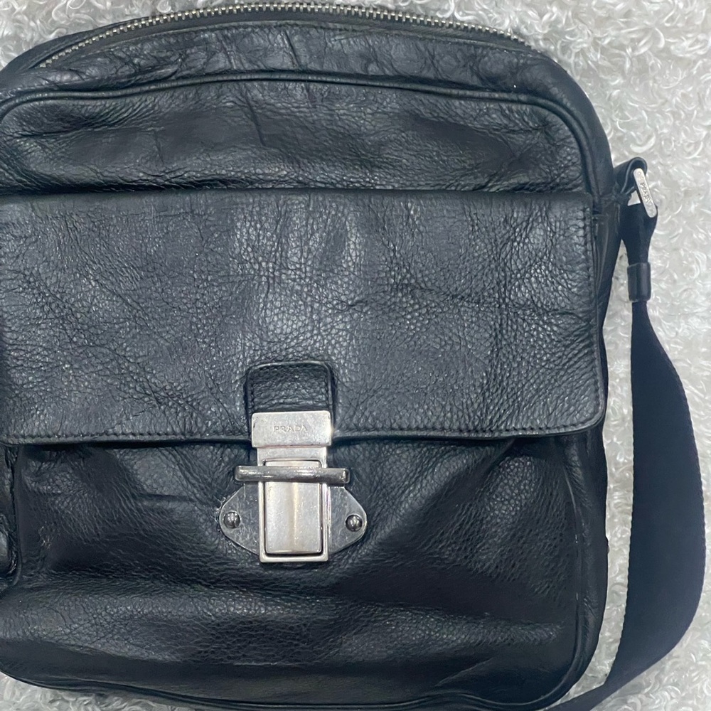 Prada Vitello Daino crossbody bag - Picture 3 of 16